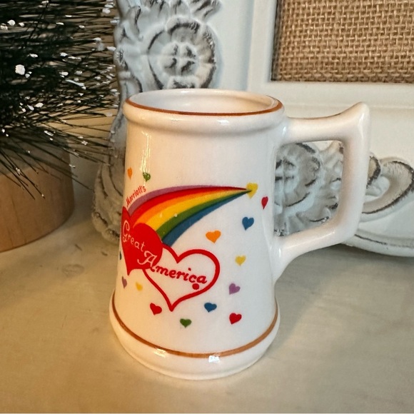 Vintage Marriott's Great America Heart Rainbow Toothpick Holder Made in Korea - Picture 3 of 7